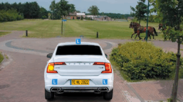 Denk Je Dat Je Weet Wie Voorrang Heeft? Dit Verkeersraadsel Laat Bestuurders Versteld Staan!