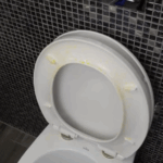 Gele vlekken verdwijnen meteen. Deze slimme truc werkt de eerste keer al!