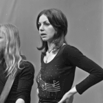 Wie herkent de zangeres uit deze iconische band van vroeger nog?