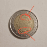 Check je wisselgeld NU: deze 2-euromunt kan je in één klap duizenden euro’s opleveren!