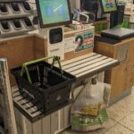 Wat supermarkten nu bij de zelfscan doen: klanten zijn WOEST!