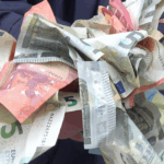 Belachelijk: Dit gaat er komend jaar duurder worden op jouw energierekening