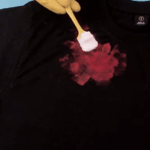 Bleekvlekken op je kleding? Met DIT goedkope middeltje maak je ze onzichtbaar! (Nooit geweten!)