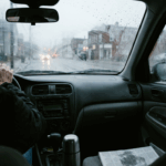 Geheim van monteurs: één simpele truc en je autoruiten beslaan NOOIT meer!