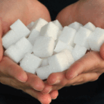 Let hier goed op: 10 verborgen signalen dat je te veel suiker consumeert!