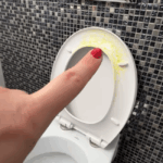 Vergeelde wc-bril? Met deze Action-vondst van nog geen €2,75 lijkt hij in minuten weer spierwit!