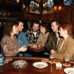 Vroeger was alles anders: Wat valt jou op aan deze oude foto?