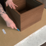 Als jij ziet wat zij van een goedkope IKEA LACK tafel maakt, wil jij dit ook proberen