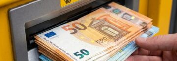 Nieuwe regels voor contant geld: zoveel kun je in 2026 nog pinnen bij jouw bank