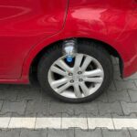 Waarschuwing: zie je dit bij je autoband, bel dan onmiddellijk de politie