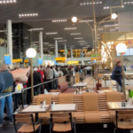 Reizigers opgelet: enorme wachtrijen op Schiphol door technische storing
