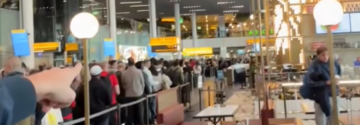 Reizigers opgelet: enorme wachtrijen op Schiphol door technische storing