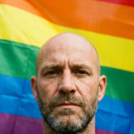 Fred (42): ‘Ik ben een trotse homo, maar ik wil niets met die regenboogvlag te maken hebben’